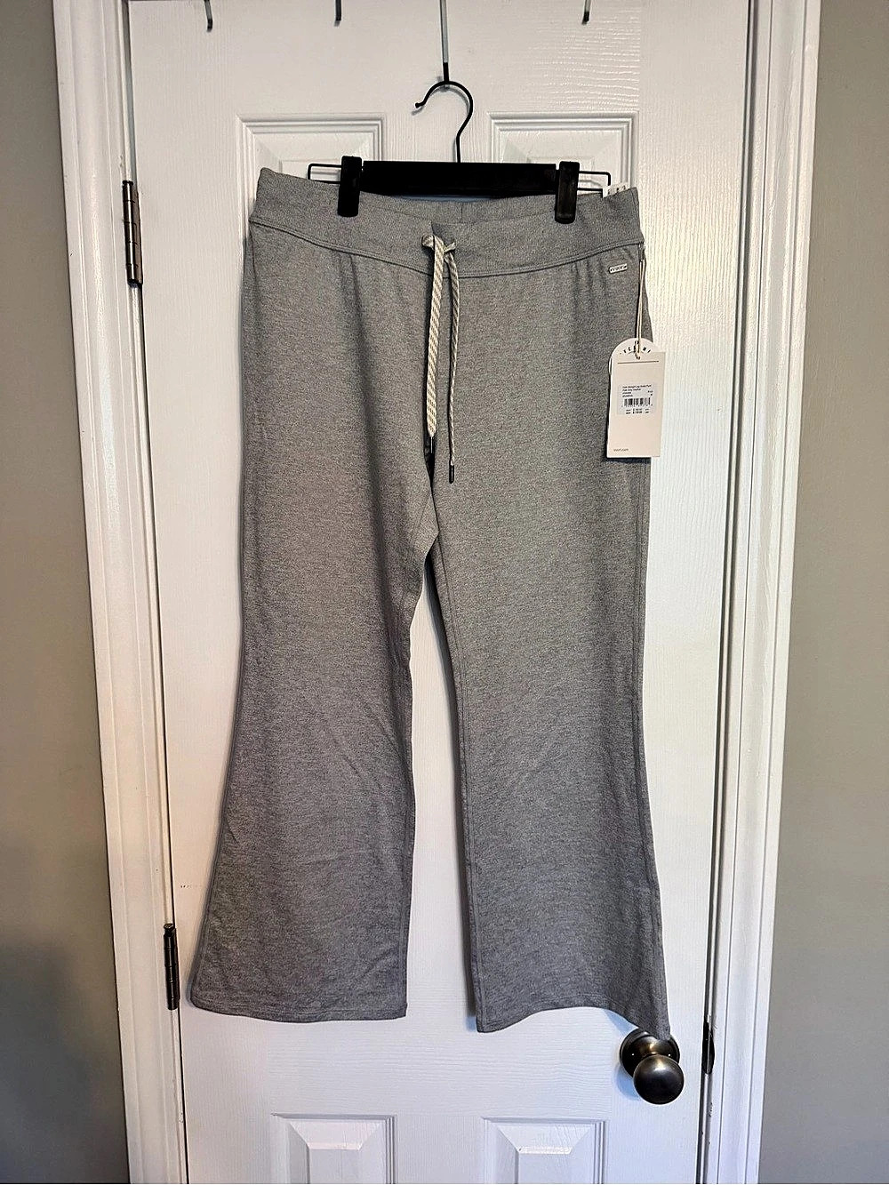 Vuori Daily Legging Wide Leg Gray Size Medium NWT